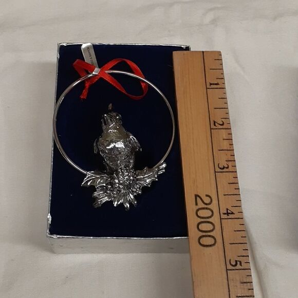 Bundle of 2 silverplate cardinal and Mikasa Christmas tree ornaments. - Picture 9 of 9